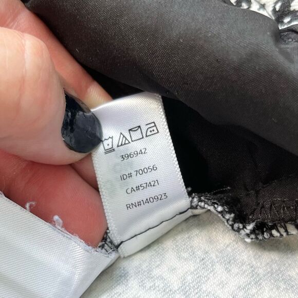 LOFT Julie Skinny Ankle Pants Black & White Geometric Print Size 10 - Picture 7 of 10